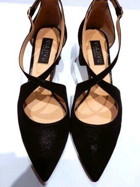 VIAJIYU TEXTURED BLACK STRAPPY PUMPS IN EU 40 / US 9.5 - 10